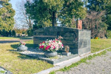 Obras de arte funerario para inhumaciones