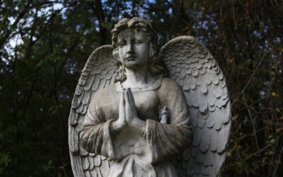 Arte funeraria: cos’è, monumenti e accessori funebri, opere funerarie e prezzi